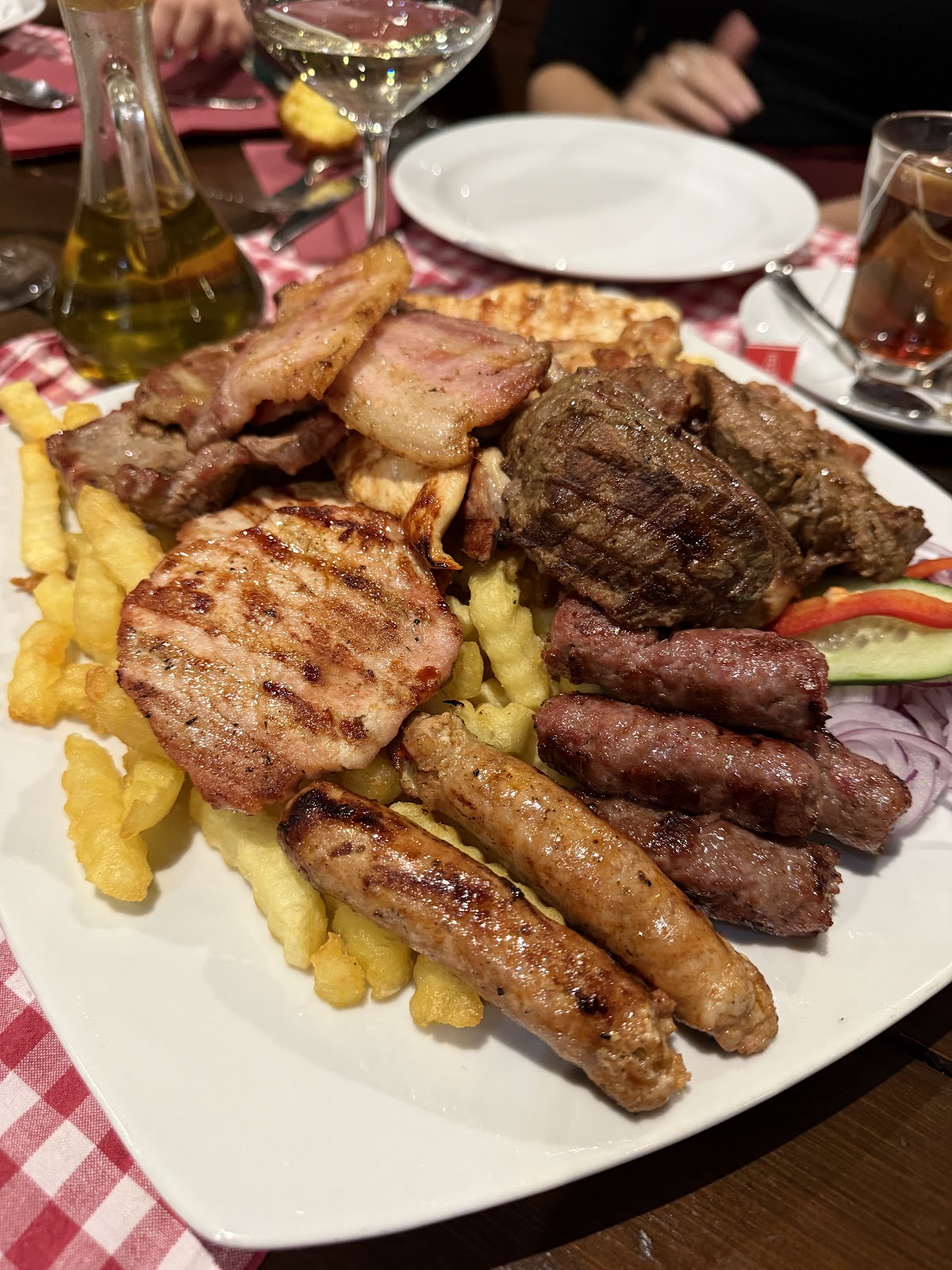 Pljeskavica — grilled spiced meat patty
